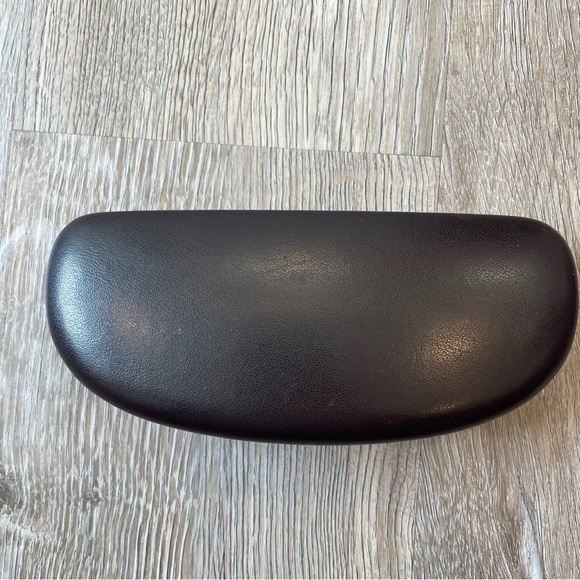 MICHAEL KORS Glasses Case and Cleaning Cloth - Picture 7 of 10